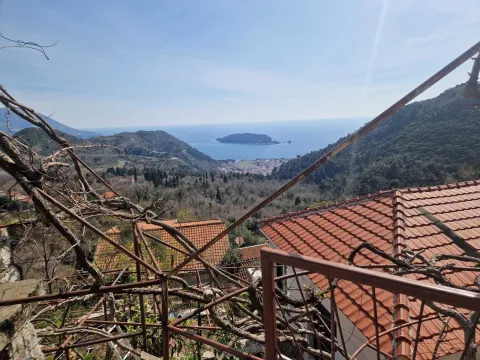 Pogled na more i okolne planine sa terase. - image 9