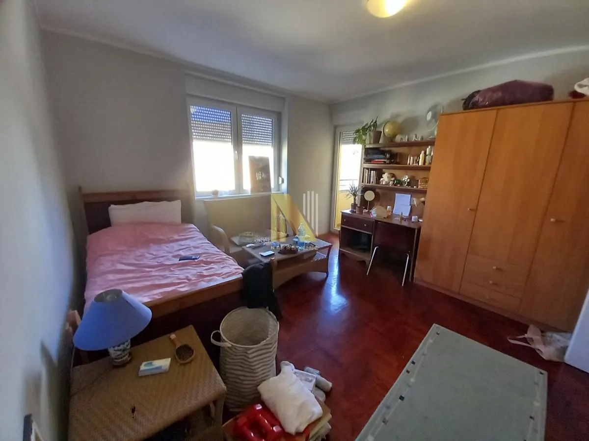 Prodaja, četvorosoban stan, 135m², Grbavica, Novi Sad Sve Podlokacije