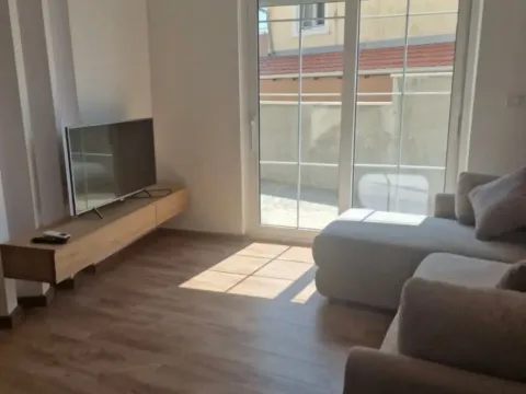 Izdavanje, garsonjera, 46m², Gradiošnica, Tivat - image 4