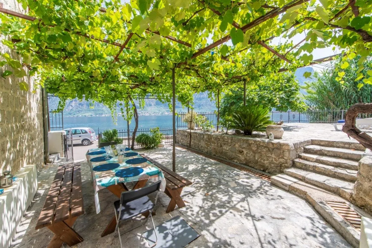 Sale, house, 168m², Prčanj, Kotor