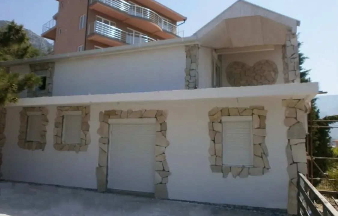 Prodaja, kuća, 170m², Šušanj, Bar