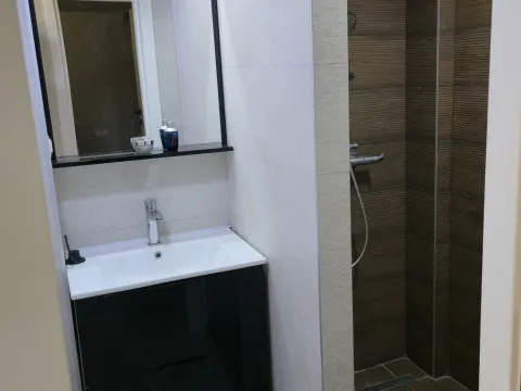 Prodaja, jednosoban stan, 56m², Centar, Tivat - image 6