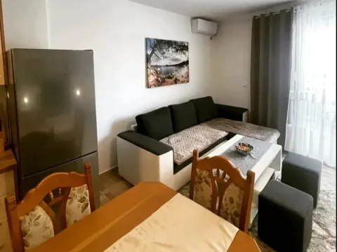 Rent, one bedroom apartment, 42m², Bečići, Budva - image 11