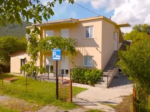 Kuća in Lastva Grbaljska