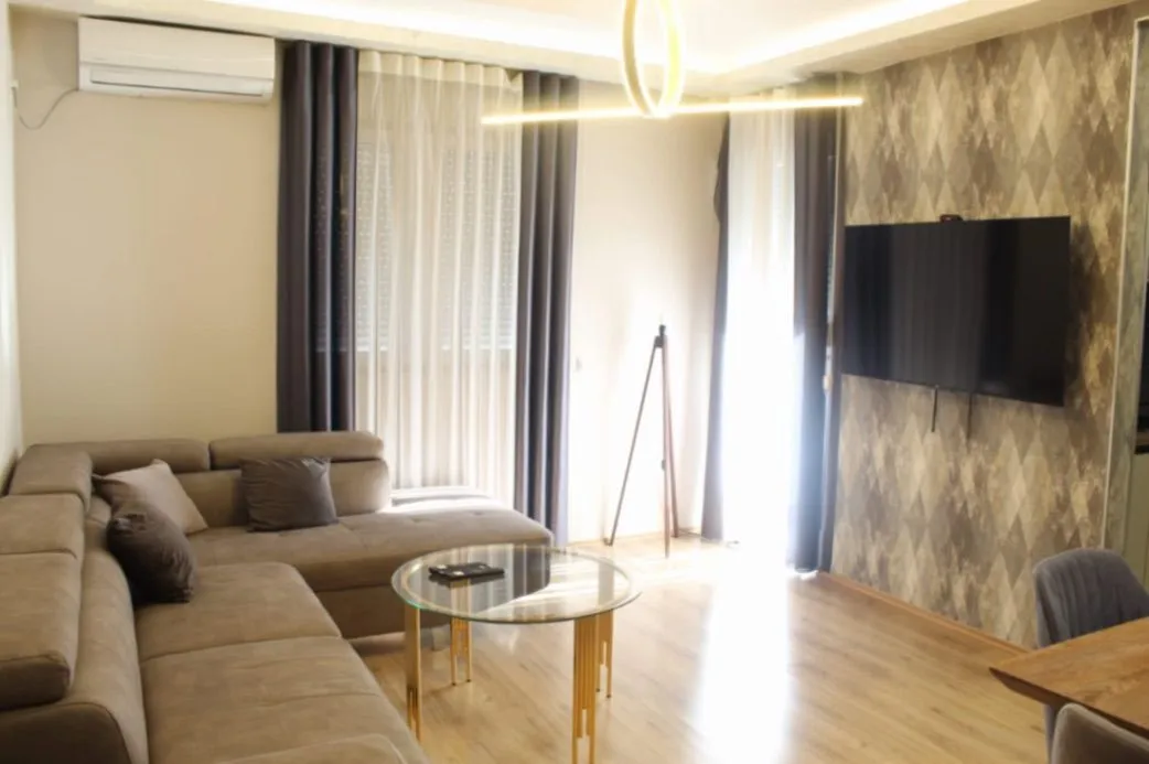 Izdavanje, trosoban stan, 100m², Zabjelo, Podgorica