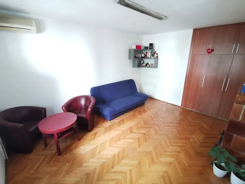 Rent, office space, 82m², Pejton, Podgorica