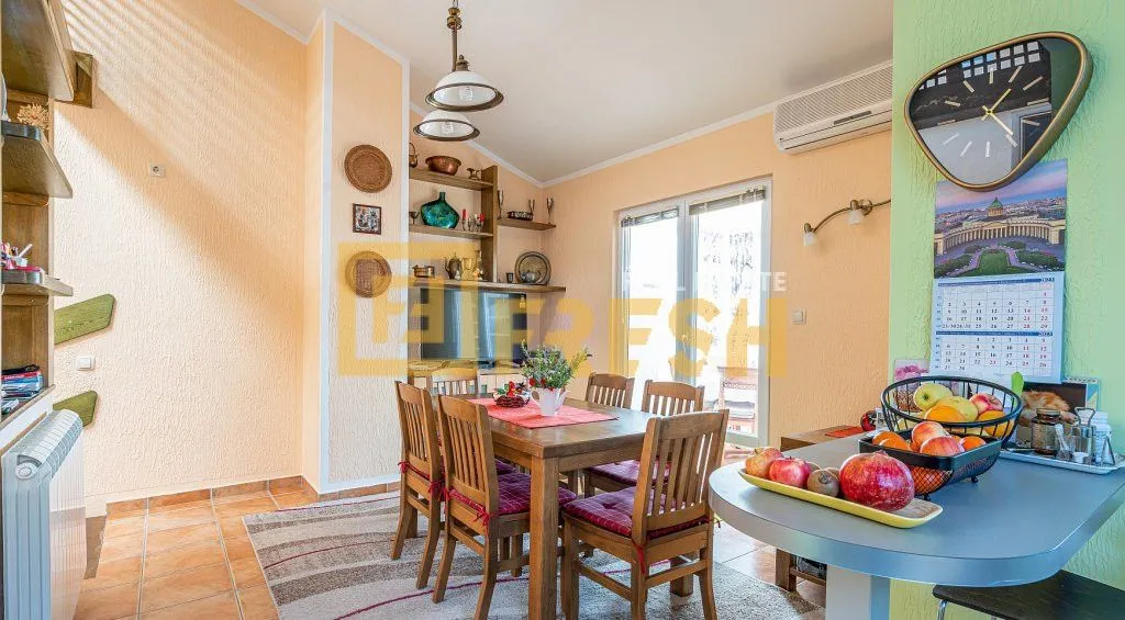 Sale, house, 240m², Kotor, Crna Gora