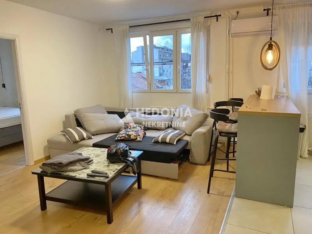 Izdavanje, dvosoban stan, 46m², Stari Grad, Beograd