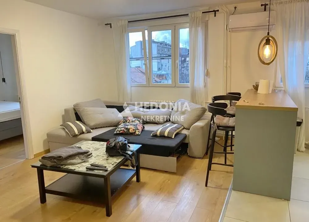 Rent, two bedroom apartment, 46m², Stari Grad, Beograd