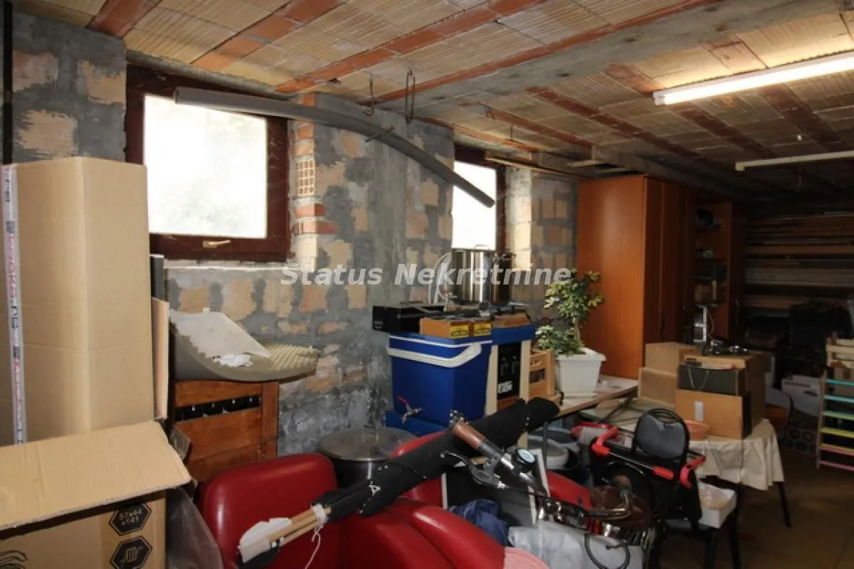 Prodaja, kuća, 230m², Adice, Novi Sad Sve Podlokacije