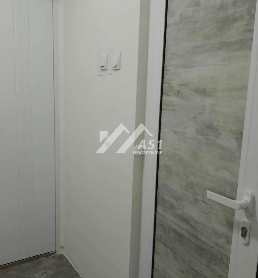 Prodaja, jednosoban stan, 35m², Detelinara, Novi Sad Sve Podlokacije
