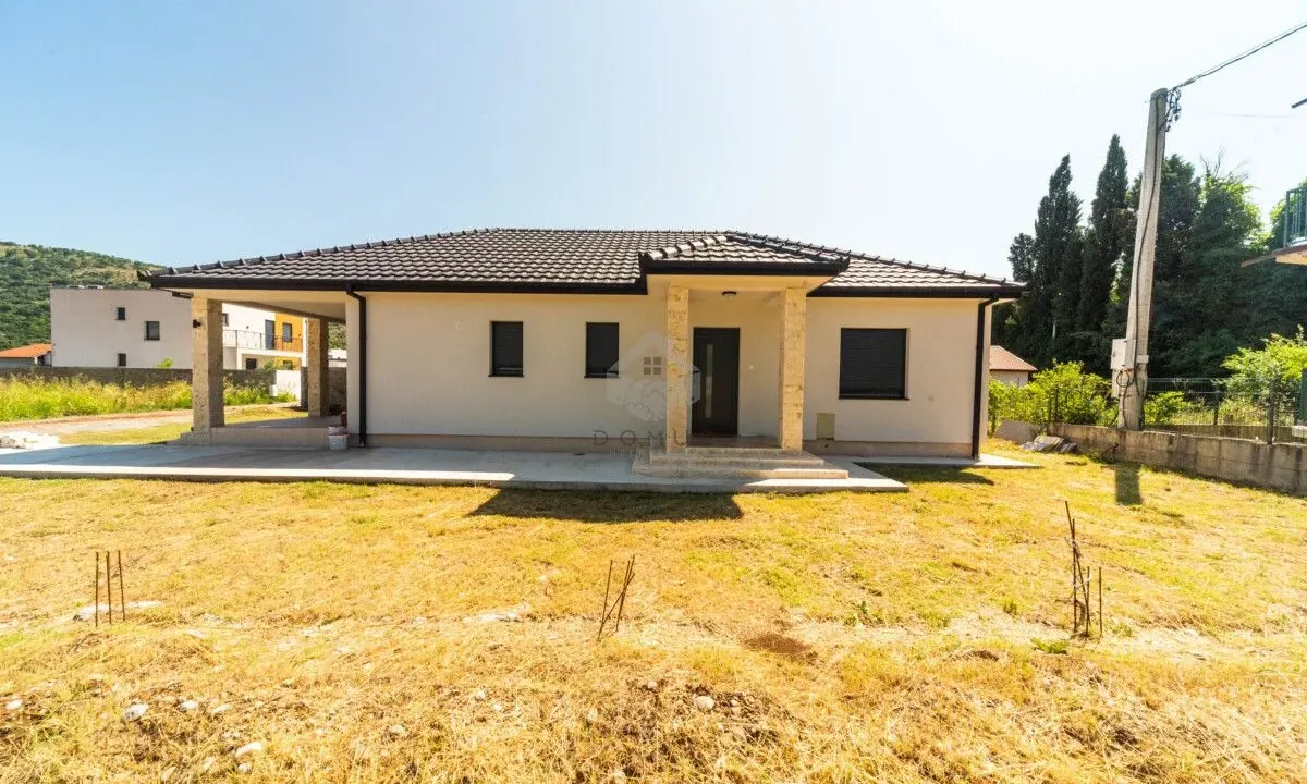 Prodaja, kuća, 130m², Tološi, Podgorica