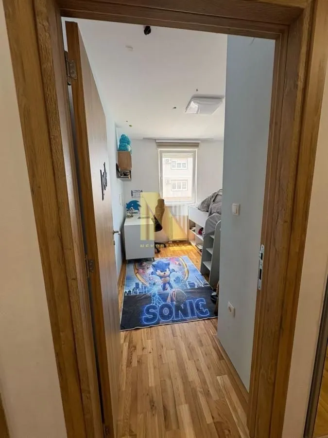 Prodaja, trosoban stan, 57m², Salajka, Novi Sad Sve Podlokacije