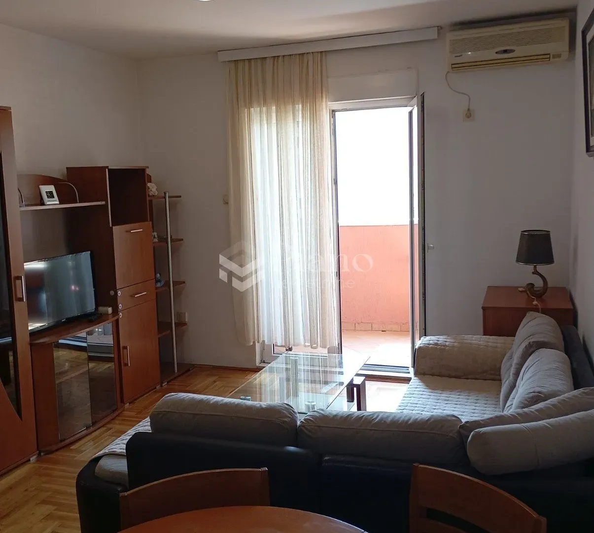 Izdavanje, jednosoban stan, 43m², Krivi Most, Podgorica