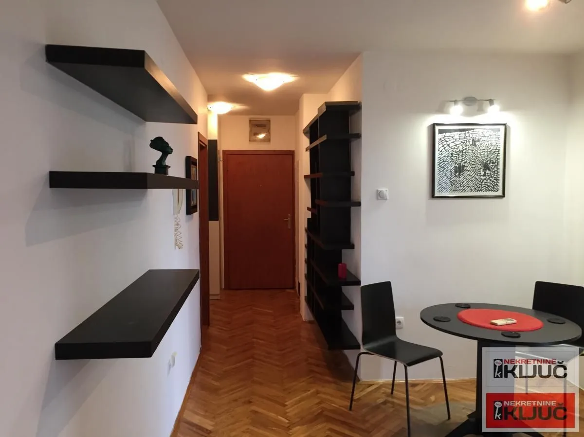 Prodaja, jednosoban stan, 41m², Bulevar Oslobodjenja, Novi Sad Sve Podlokacije