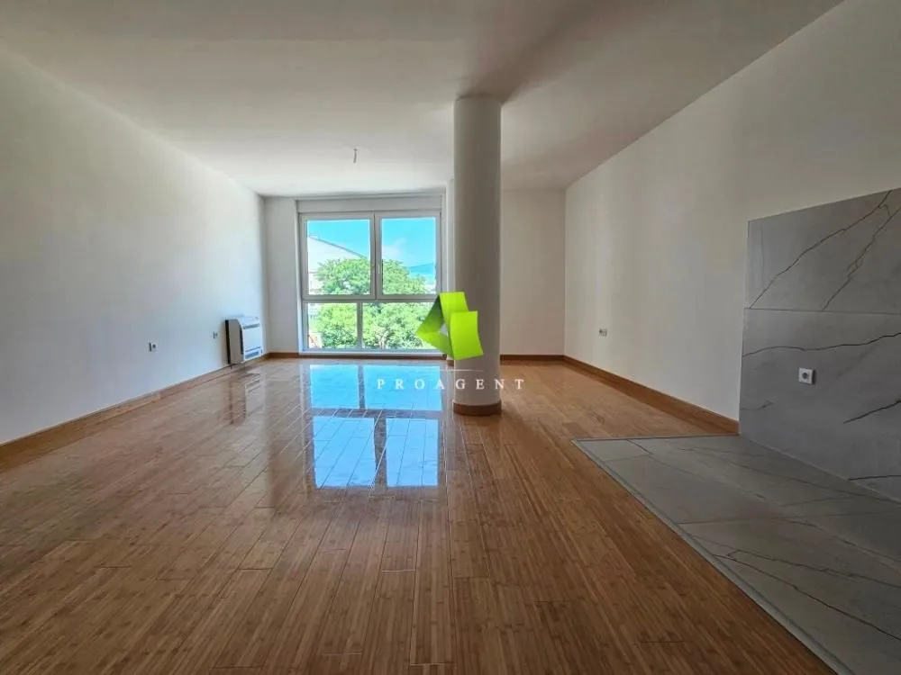 Prodaja, dvosoban stan, 69m², Pantelej, Niš