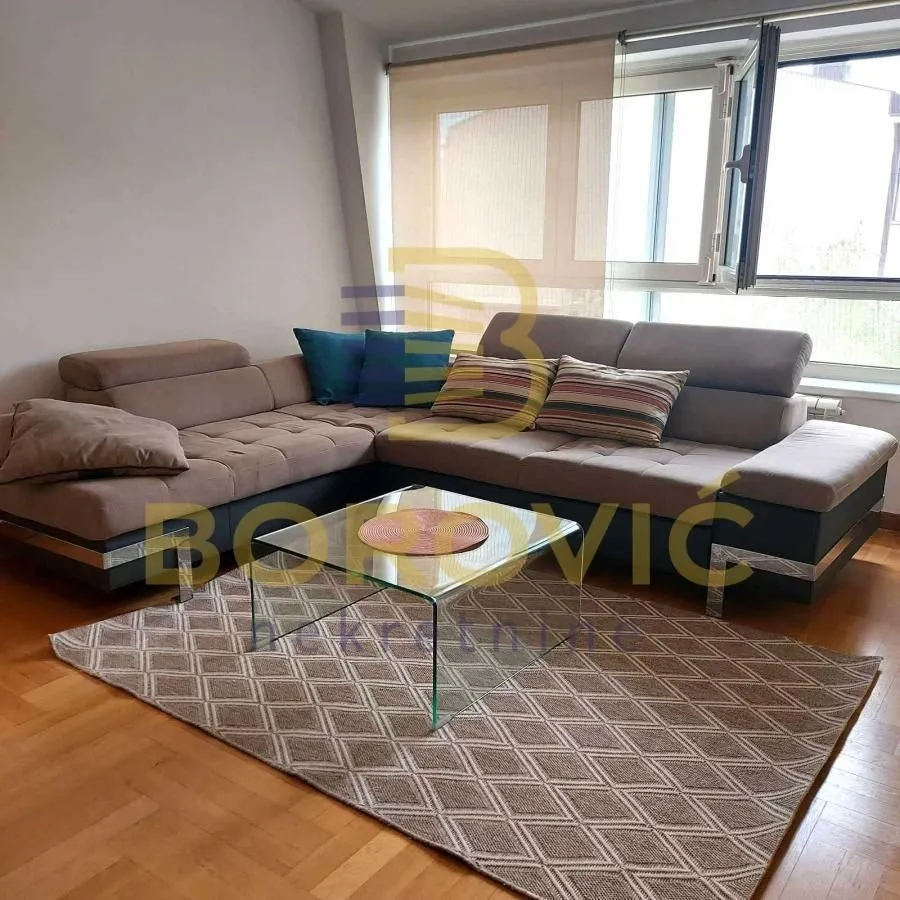 Rent, two bedroom apartment, 64m², Kalenić Pijaca, Vračar Sve Podlokacije