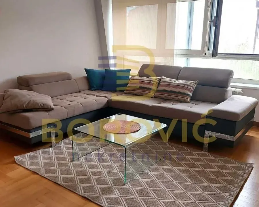 Izdavanje, dvosoban stan, 64m², Kalenić Pijaca, Vračar Sve Podlokacije