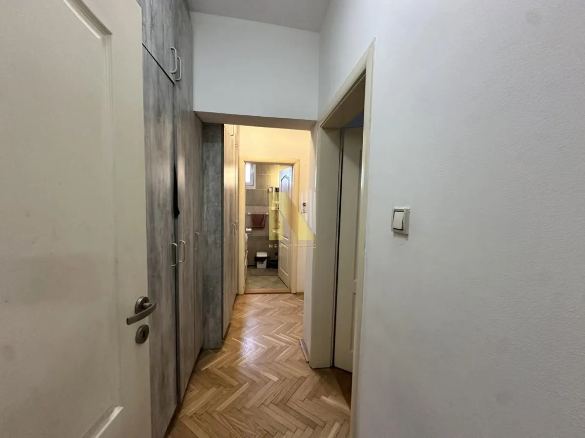 Prodaja, trosoban stan, 61m², Salajka, Novi Sad Sve Podlokacije