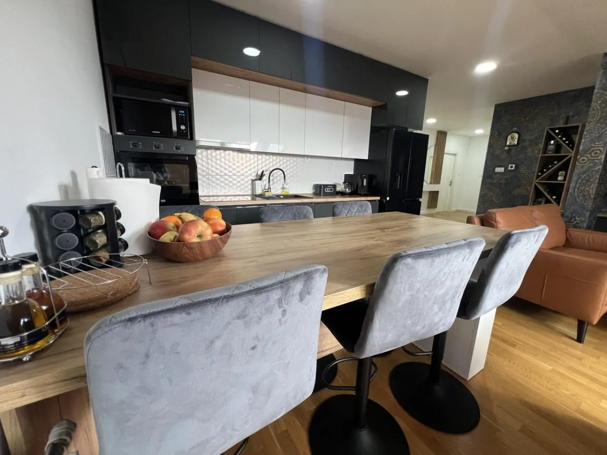 Prodaja, stan, 113m², Bulevar patrijarha Pavla, Novi Sad Sve Podlokacije
