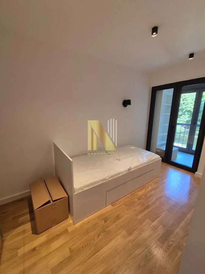 Izdavanje, trosoban stan, 67m², Banatić, Novi Sad Sve Podlokacije