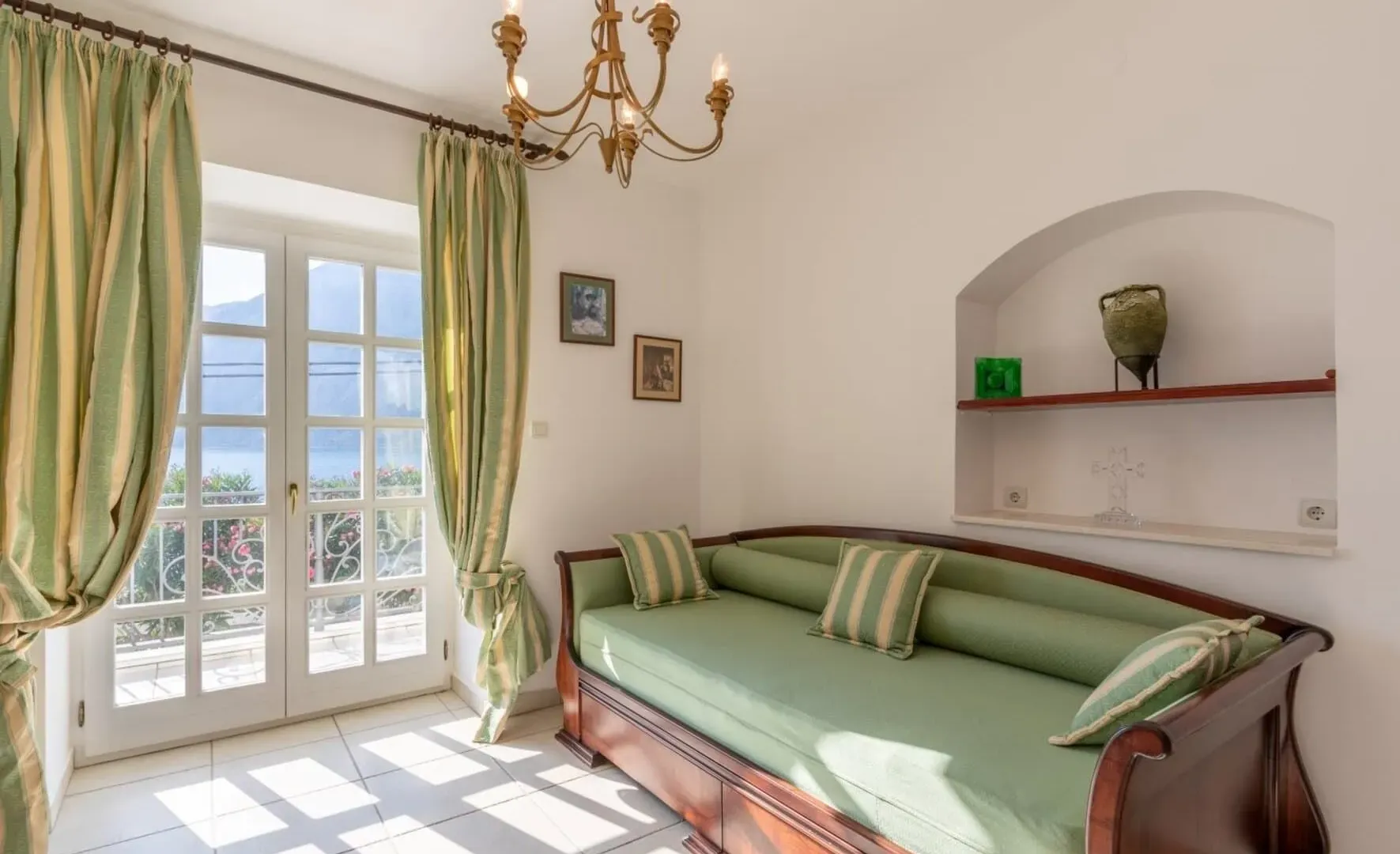 Sale, house, 409m², Ljuta, Kotor