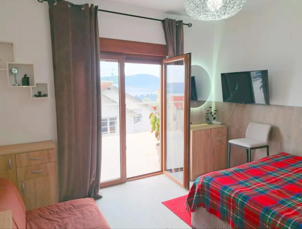 Prodaja, dvosoban stan, 77m², Tivat, Crna Gora