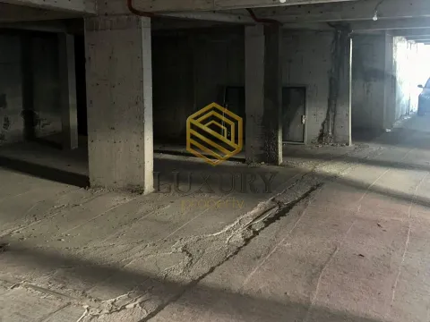 Prodaja, poslovni prostor, 400m², Drac, Podgorica - image 2