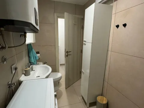 Izdavanje, jednosoban stan, Stari Aerodrom, Podgorica - image 9