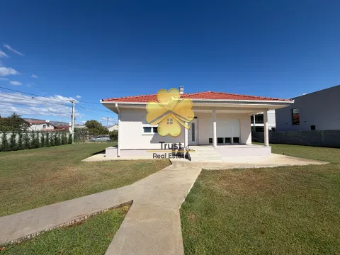 Ground floor house with landscaped yard and pathway. - image 2