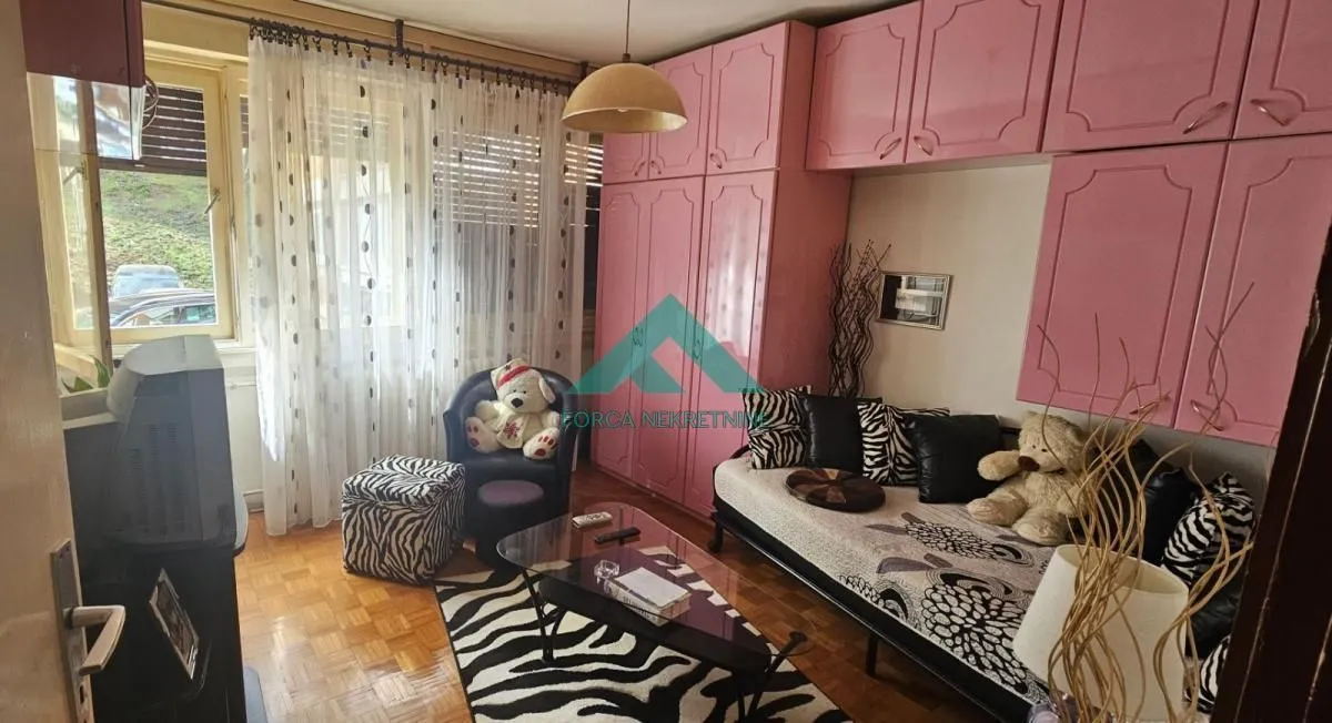 Prodaja, dvosoban stan, 77m², Farmaceutski Fakultet, Voždovac Sve Podlokacije