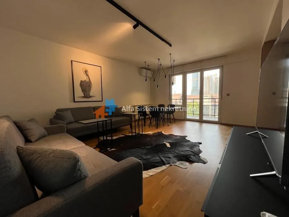Izdavanje, četvorosoban stan, 100m², Sarajevska, Beograd