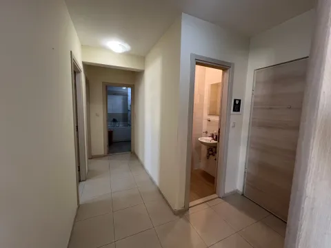 Rent, two bedroom apartment, 64m², Stari Aerodrom, Podgorica - image 11
