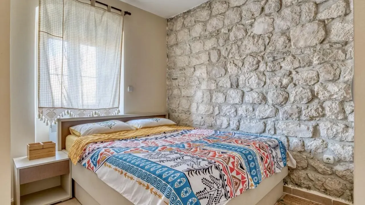 Izdavanje, kuća, 745m², Prčanj, Kotor