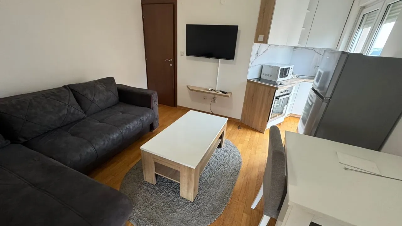 Izdavanje, jednosoban stan, 40m², Gorica C, Podgorica