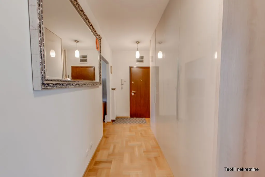 Prodaja, trosoban stan, 76m², Zemun Save Kovačevića, Zemun Sve Podlokacije