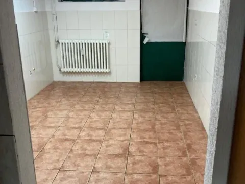 Rent, office space, 38m², Cara Dušana, Novi Sad Sve Podlokacije - image 5