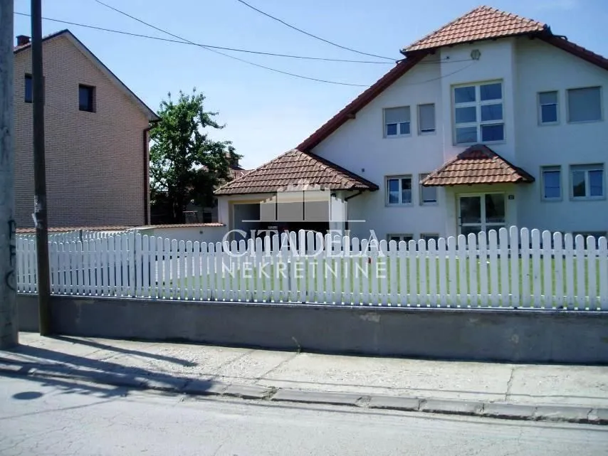 Prodaja, kuća, 432m², Resnik, Beograd