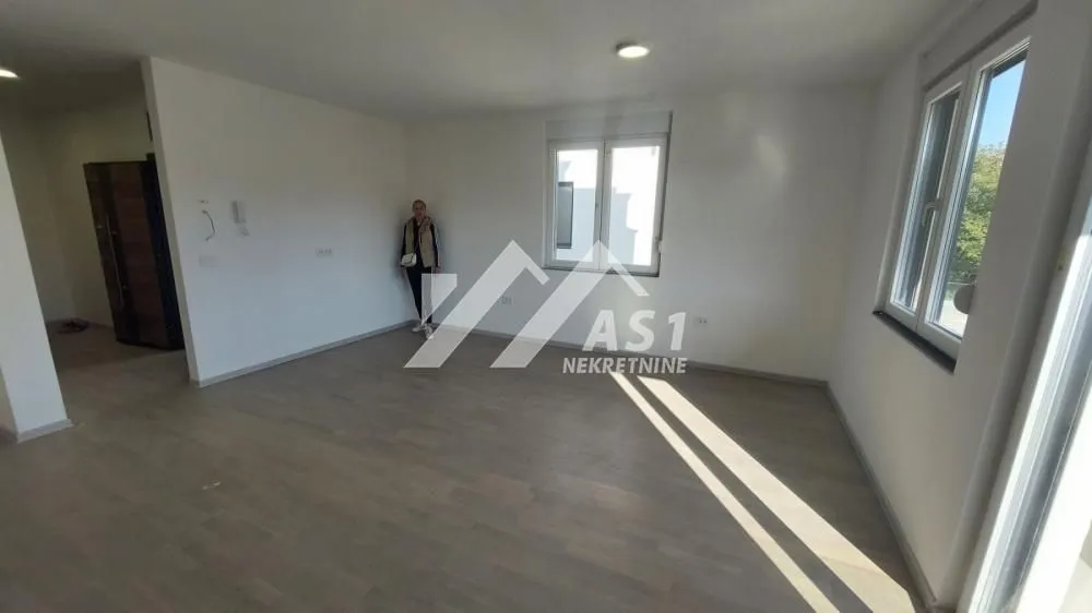 Izdavanje, trosoban stan, 86m², Alibegovac, Petrovaradin