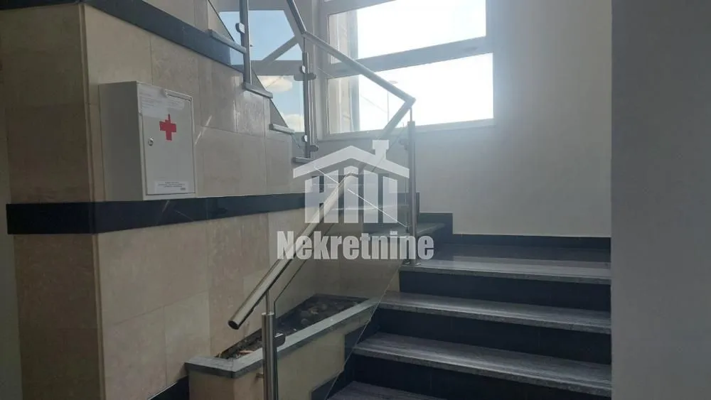 Izdavanje, dvosoban stan, 42m², Čukarica, Beograd