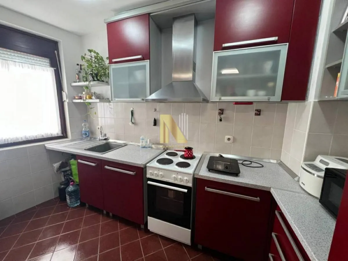 Prodaja, trosoban stan, 71m², Salajka, Novi Sad Sve Podlokacije