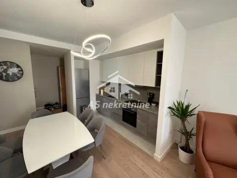 Izdavanje, trosoban stan, 79m², Savski Venac, Beograd - image 3