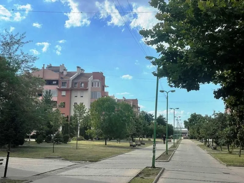 Izdavanje, trosoban stan, 85m², Medicinski fakultet, Niš