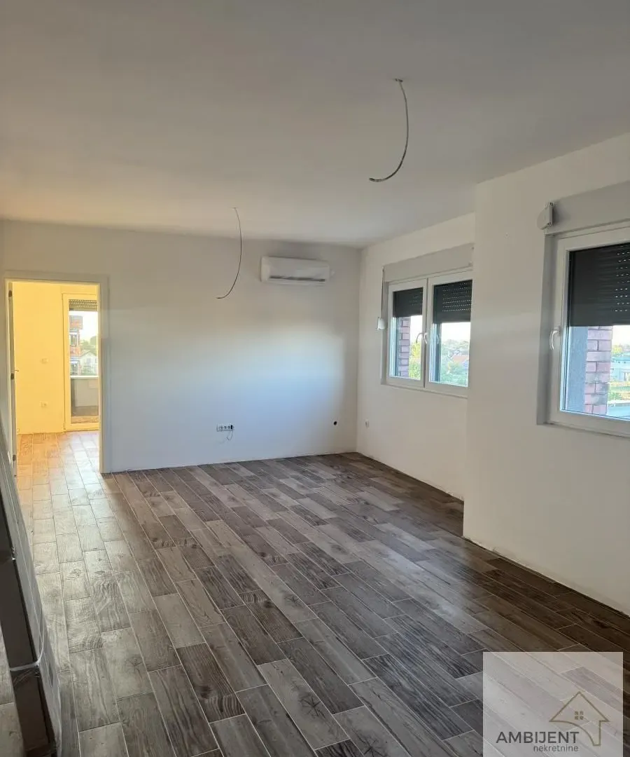 Prodaja, trosoban stan, 71m², Stari Banovci, Stara Pazova