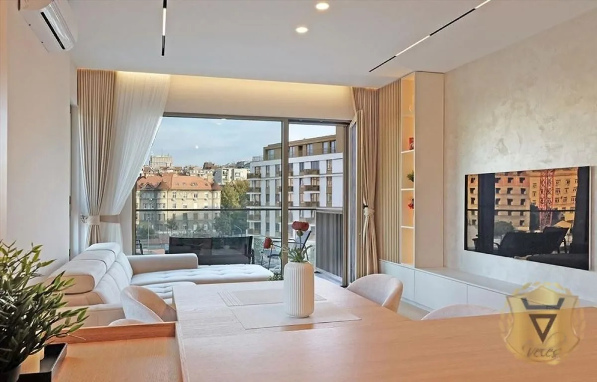 Izdavanje, trosoban stan, 72m², Savski Venac, Beograd