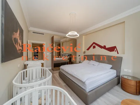Izdavanje, trosoban stan, 150m², Stari Grad, Beograd - image 13