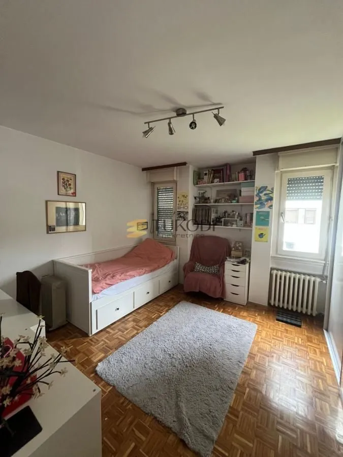 Prodaja, trosoban stan, 87m², Betanija, Novi Sad Sve Podlokacije