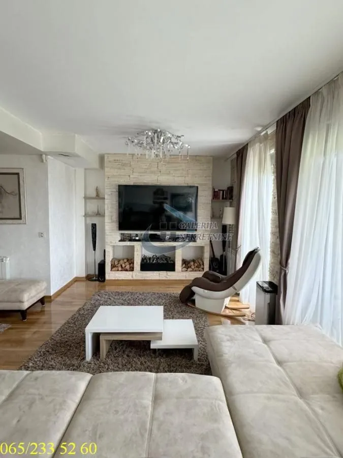 Sale, four bedroom apartment, 270m², Skojevsko Naselje, Beograd