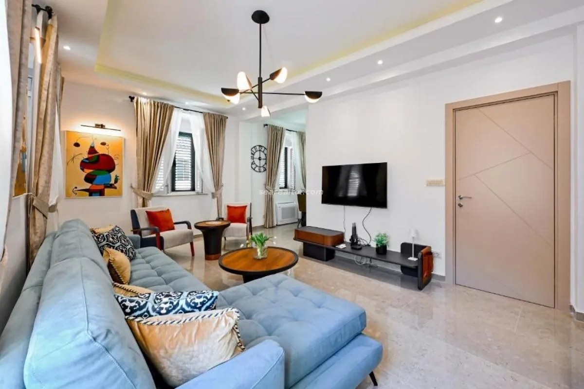 Prodaja, trosoban stan, 90m², Grad, Kotor