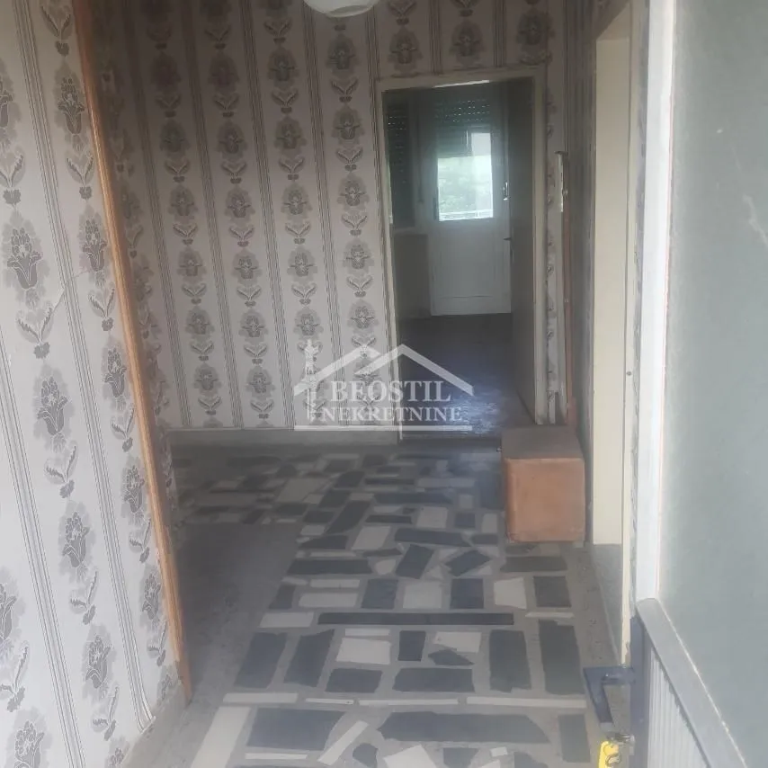 Prodaja, kuća, 204m², Vladimirci, Srbija